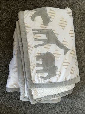 Plush Animal Applique Baby Blanket - Gray & Cream